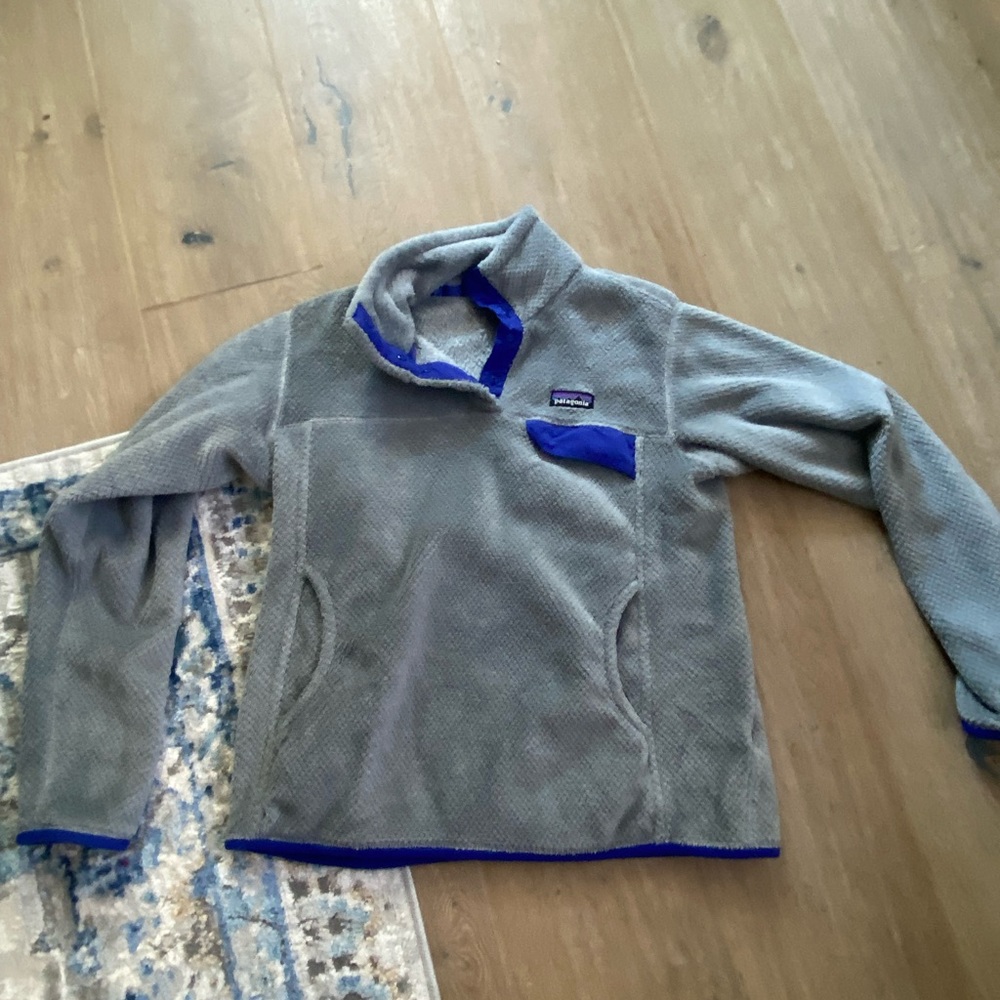 Kids Patagonia sweatshirt